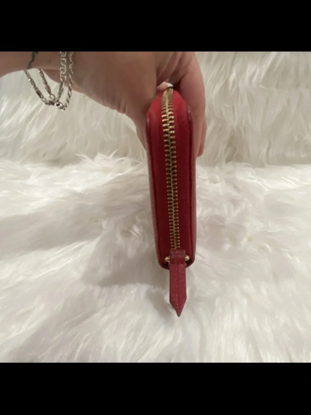 Gucci Red Leather Zip Wallet with Gold GG Emblem - includes box - Picture 8 of 13